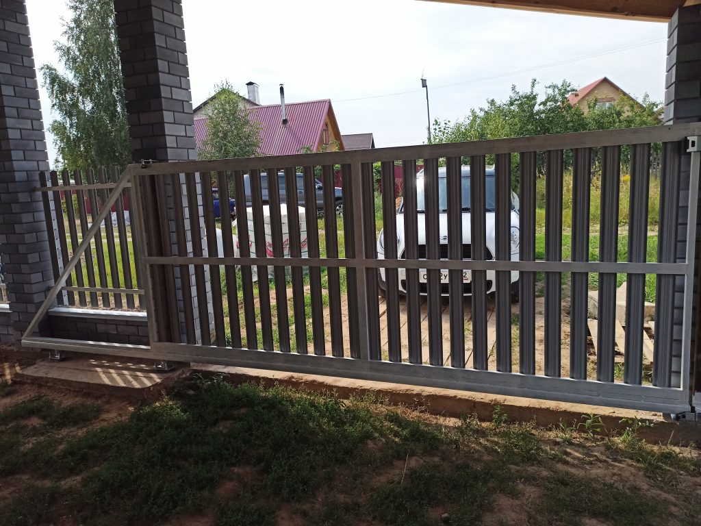 Откатные ворота из штакетника Власово - фото 4