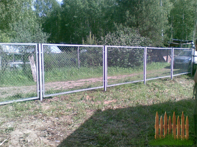 Забор из рабицы - фото работы 9